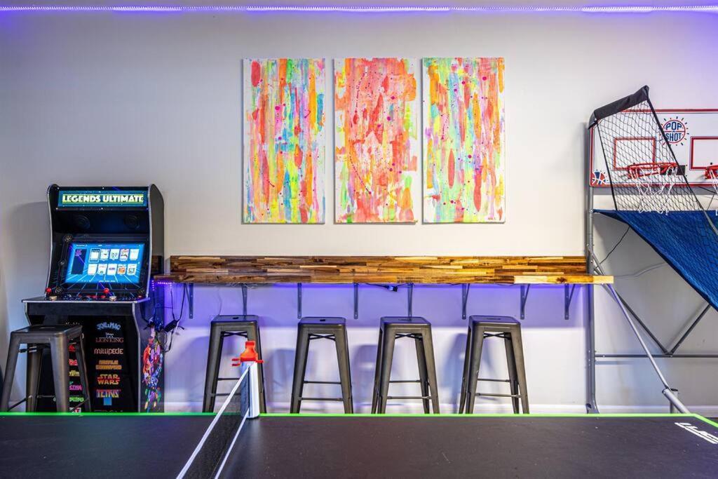 Fun West Knox Pad~ Hot Tub~ Neon Game Room~ Arcade Knoxville Exterior foto